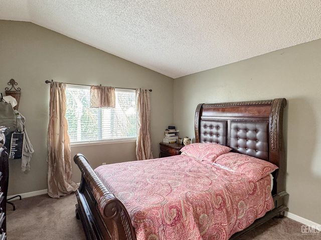 5909 Lugene Avenue, Bakersfield, CA 93313