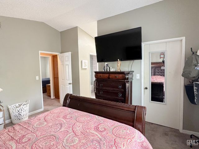 5909 Lugene Avenue, Bakersfield, CA 93313