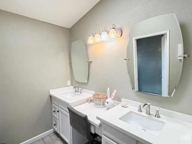 5909 Lugene Avenue, Bakersfield, CA 93313