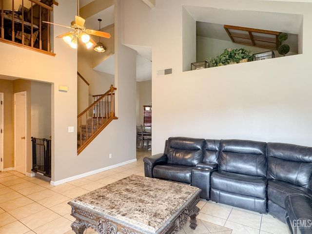 5909 Lugene Avenue, Bakersfield, CA 93313