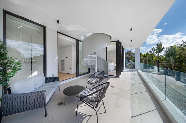 1045 W 47th Ct, Miami Beach, FL 33140