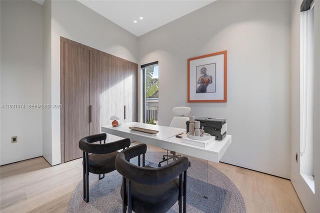 1045 W 47th Ct, Miami Beach, FL 33140