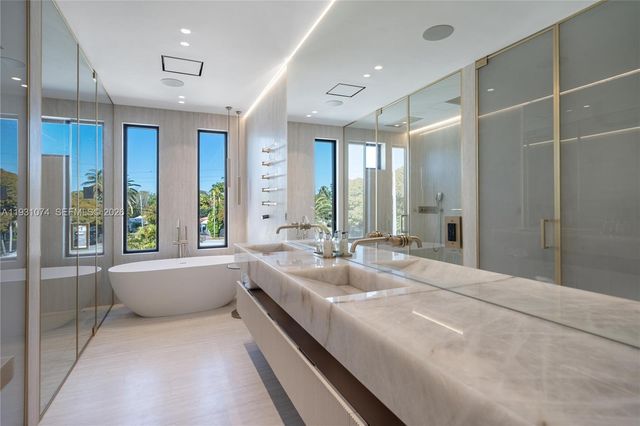 1045 W 47th Ct, Miami Beach, FL 33140