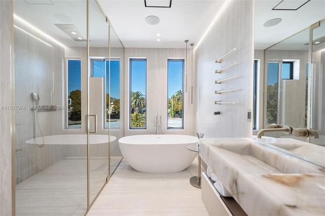 1045 W 47th Ct, Miami Beach, FL 33140