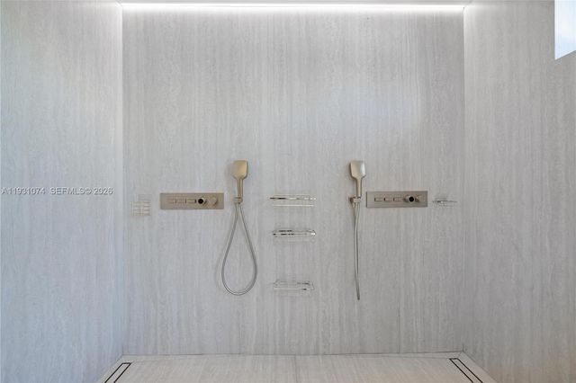 1045 W 47th Ct, Miami Beach, FL 33140