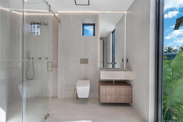 1045 W 47th Ct, Miami Beach, FL 33140