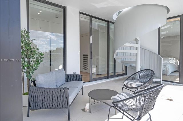 1045 W 47th Ct, Miami Beach, FL 33140