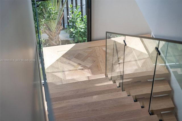 1045 W 47th Ct, Miami Beach, FL 33140