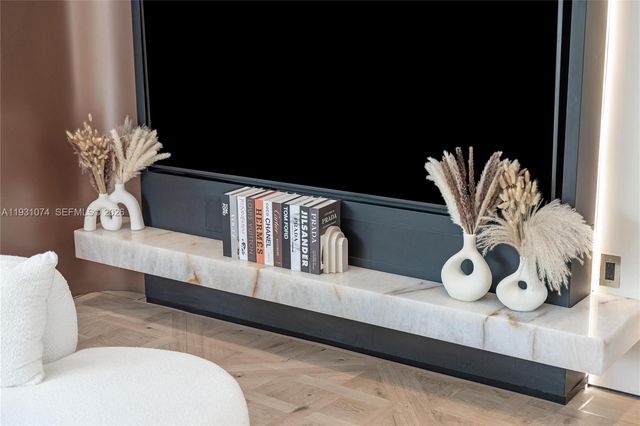 1045 W 47th Ct, Miami Beach, FL 33140