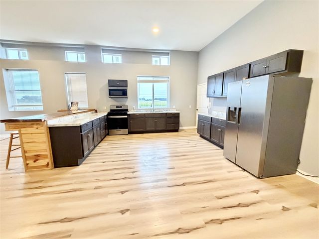 7564 13 Mile Road, Rockford, MI 49341