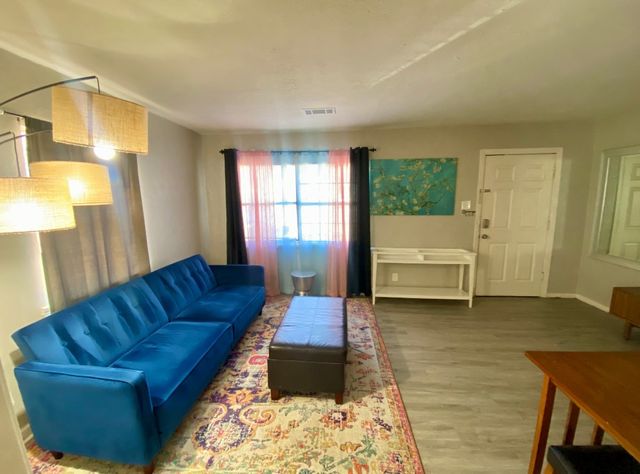 5631 Arlington Park Drive, Dallas, TX 75235