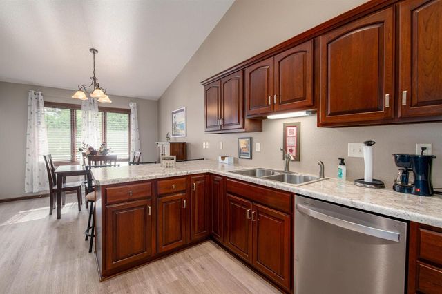 485 W PACKER AVENUE, Oshkosh, WI 54901