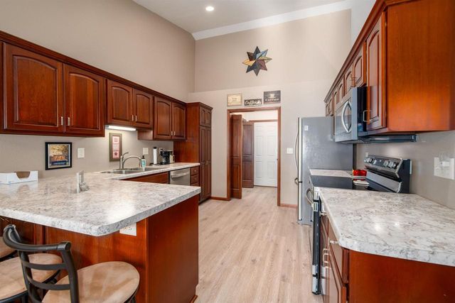 485 W PACKER AVENUE, Oshkosh, WI 54901