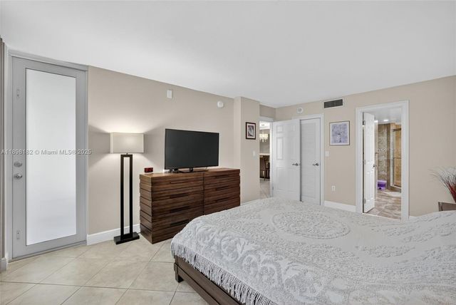 1833 S Ocean Dr 1004, Hallandale Beach, FL 33009