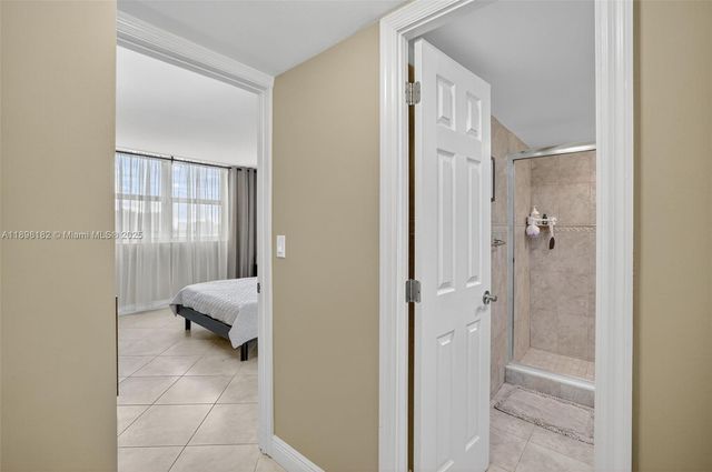 1833 S Ocean Dr 1004, Hallandale Beach, FL 33009