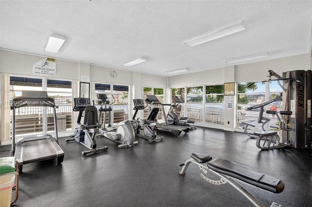 1833 S Ocean Dr 1004, Hallandale Beach, FL 33009