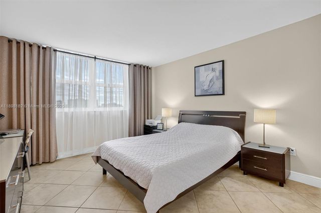 1833 S Ocean Dr 1004, Hallandale Beach, FL 33009