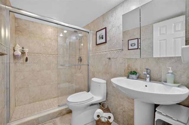 1833 S Ocean Dr 1004, Hallandale Beach, FL 33009