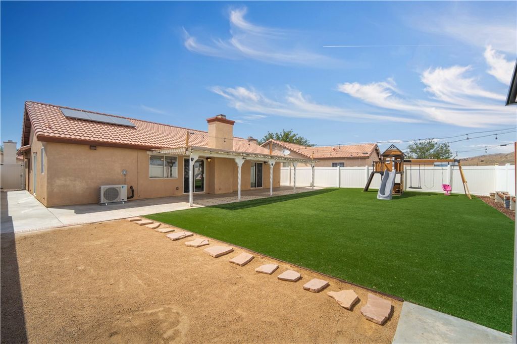 Image 21 of property listing at 2848 Trakell, Rosamond, CA 93560