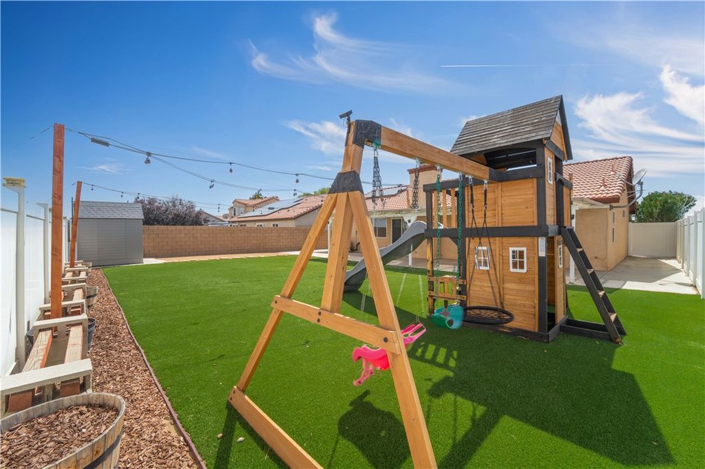 Image 23 of property listing at 2848 Trakell, Rosamond, CA 93560
