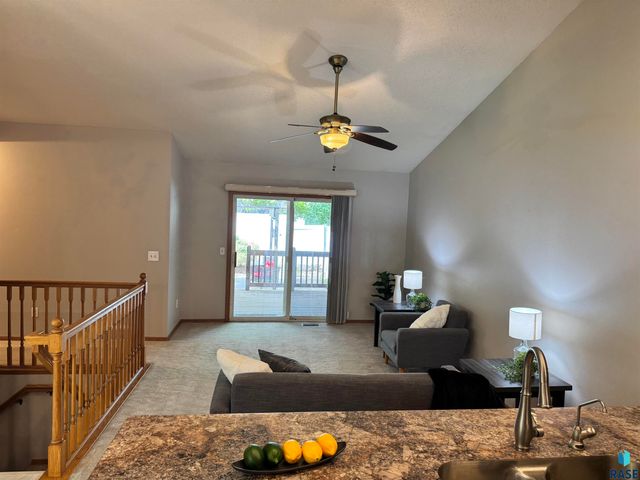 1805 E 57th St, Sioux Falls, SD 57108