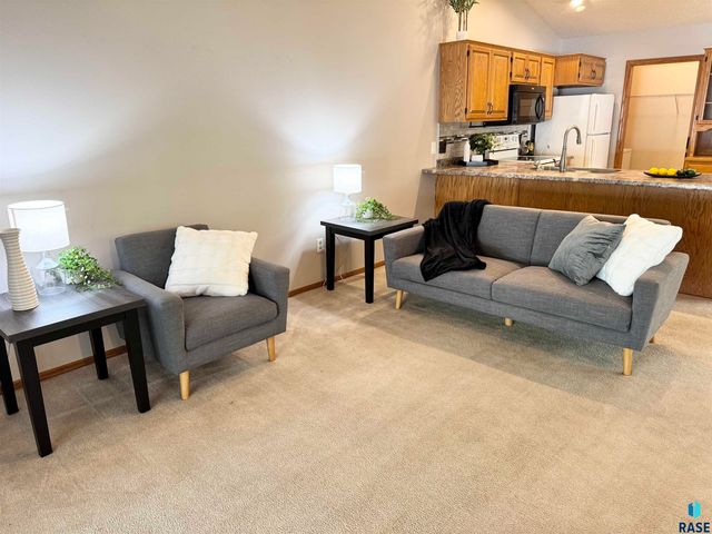 1805 E 57th St, Sioux Falls, SD 57108