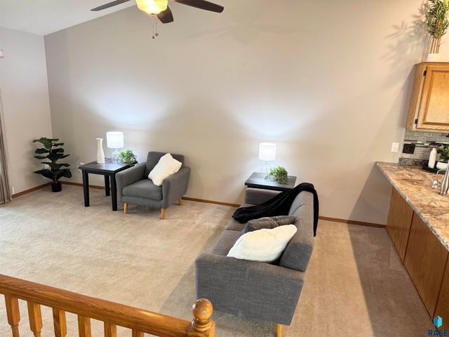 1805 E 57th St, Sioux Falls, SD 57108