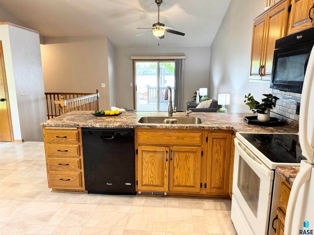 1805 E 57th St, Sioux Falls, SD 57108