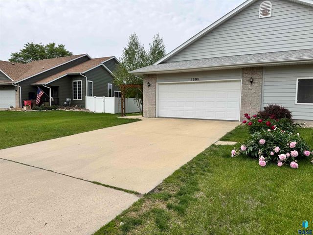 1805 E 57th St, Sioux Falls, SD 57108