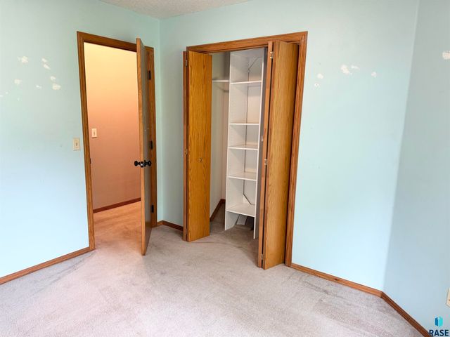 1805 E 57th St, Sioux Falls, SD 57108
