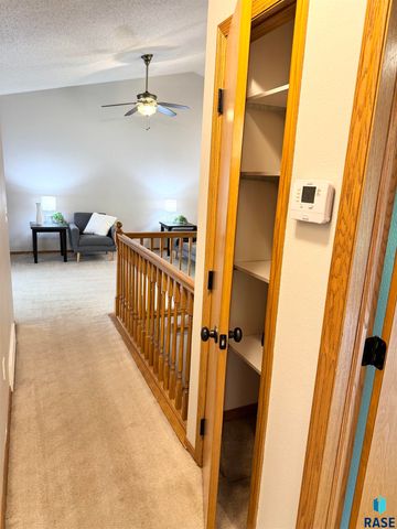 1805 E 57th St, Sioux Falls, SD 57108