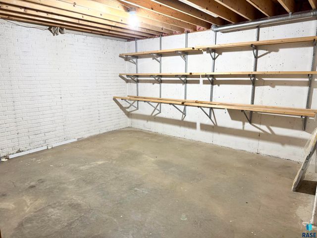 1805 E 57th St, Sioux Falls, SD 57108