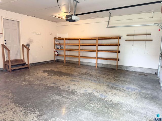 1805 E 57th St, Sioux Falls, SD 57108
