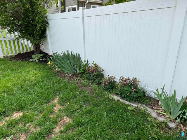 1805 E 57th St, Sioux Falls, SD 57108