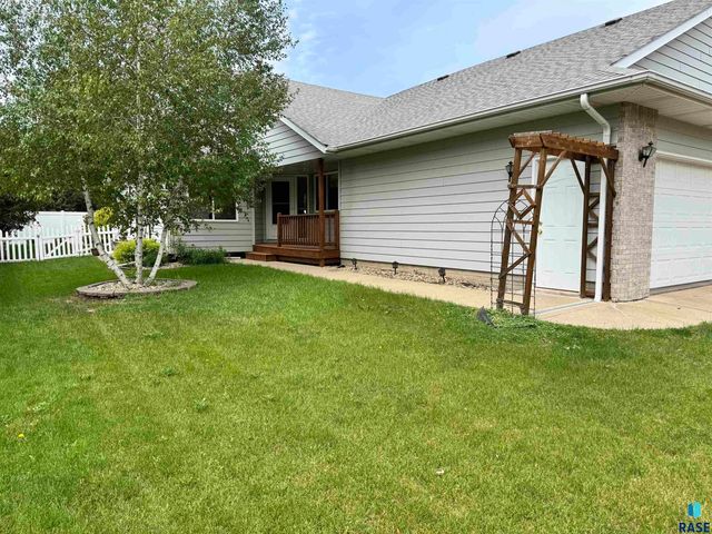 1805 E 57th St, Sioux Falls, SD 57108