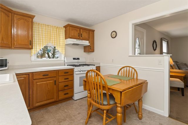 89 Haddon Road, Greece, NY 14626