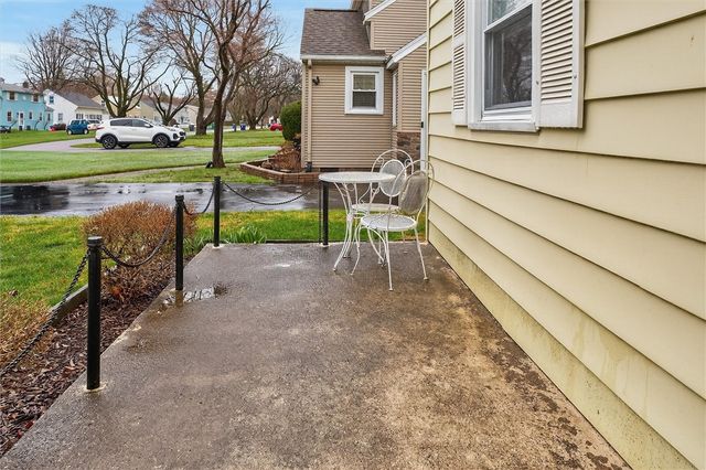 89 Haddon Road, Greece, NY 14626