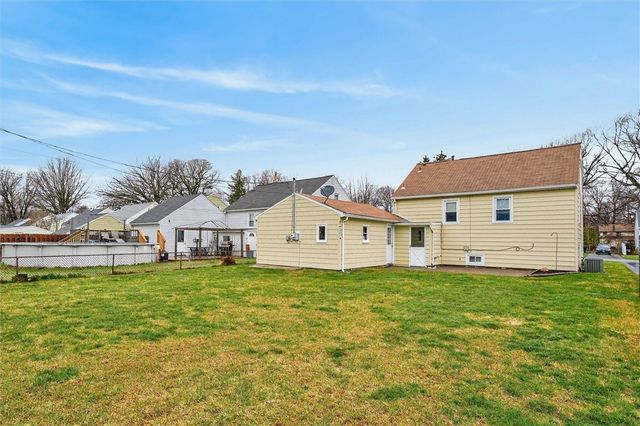 89 Haddon Road, Greece, NY 14626