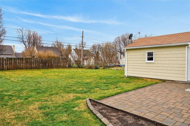 89 Haddon Road, Greece, NY 14626