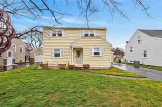 89 Haddon Road, Greece, NY 14626