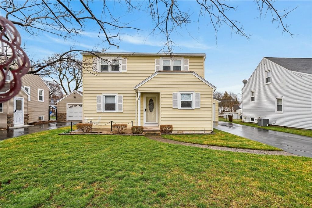 89 Haddon Road, Greece, NY 14626
