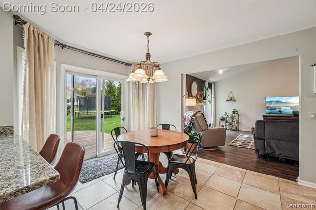 5819 Valley Drive, Clarkston, MI 48348