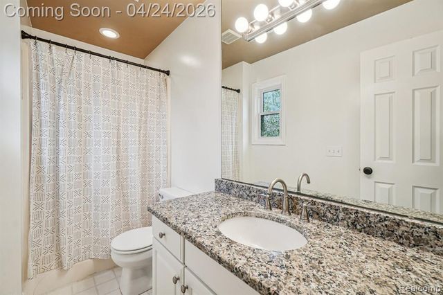 5819 Valley Drive, Clarkston, MI 48348