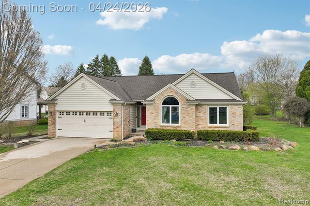 5819 Valley Drive, Clarkston, MI 48348