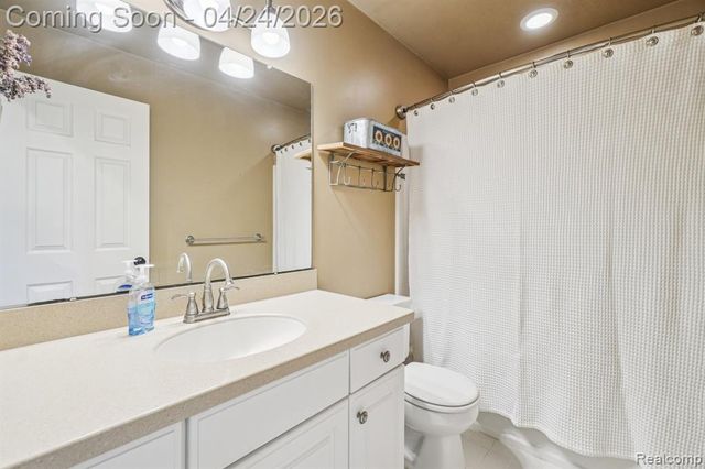 5819 Valley Drive, Clarkston, MI 48348