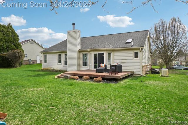 5819 Valley Drive, Clarkston, MI 48348