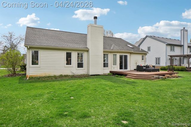 5819 Valley Drive, Clarkston, MI 48348