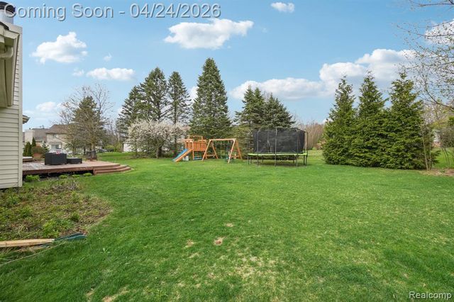 5819 Valley Drive, Clarkston, MI 48348