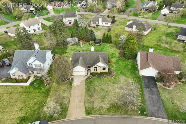 5819 Valley Drive, Clarkston, MI 48348