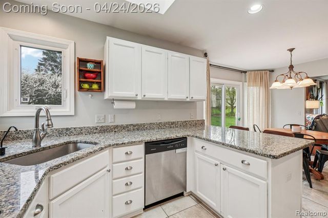 5819 Valley Drive, Clarkston, MI 48348